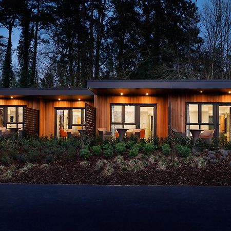 The Springs Resort & Golf Club Wallingford Exterior photo